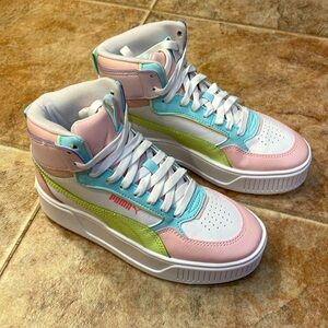 PUMA Karmen Rebelle Sneaker Youth size 4